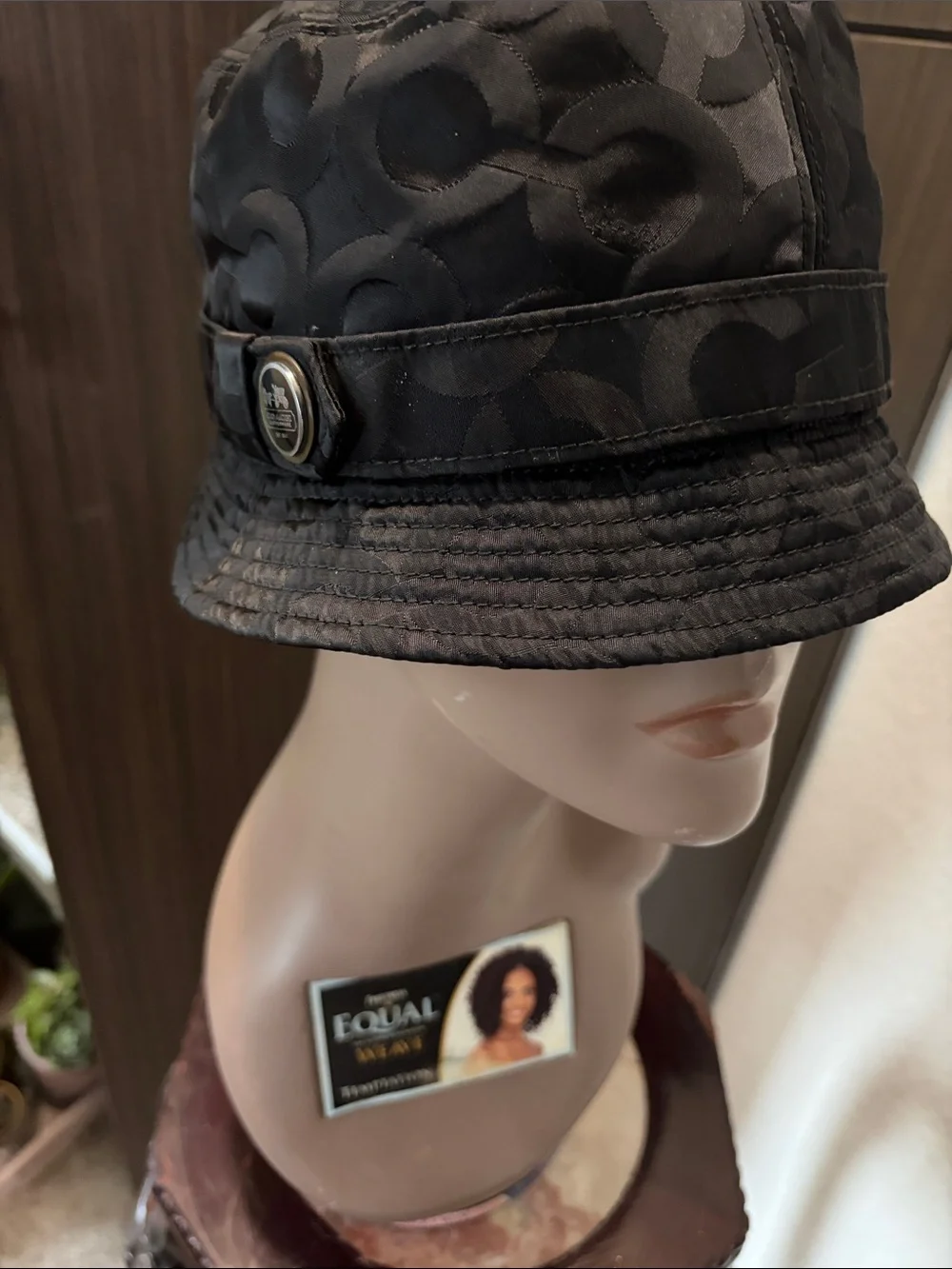 Coach kids bucket
